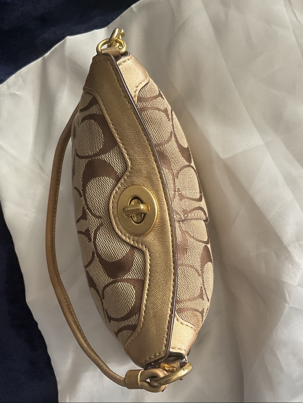 Coach Legacy Top Turnlock 2-Way Baguette Wristlet - Picture 4 of 7